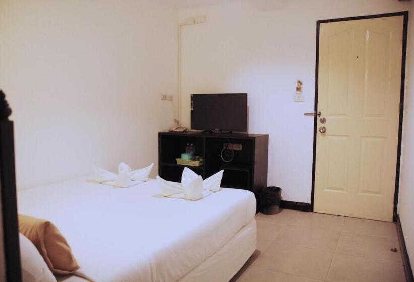 Quarto Estandar, Erawan House