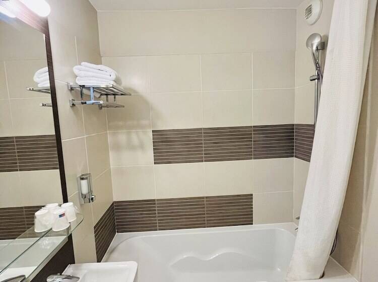 Номер Стандарт, Forme Hotel & Spa Montpellier Sud Est   Parc Expositions   Arena