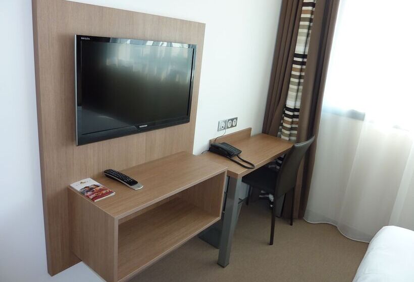 ファミリールーム, Forme Hotel & Spa Montpellier Sud Est   Parc Expositions   Arena