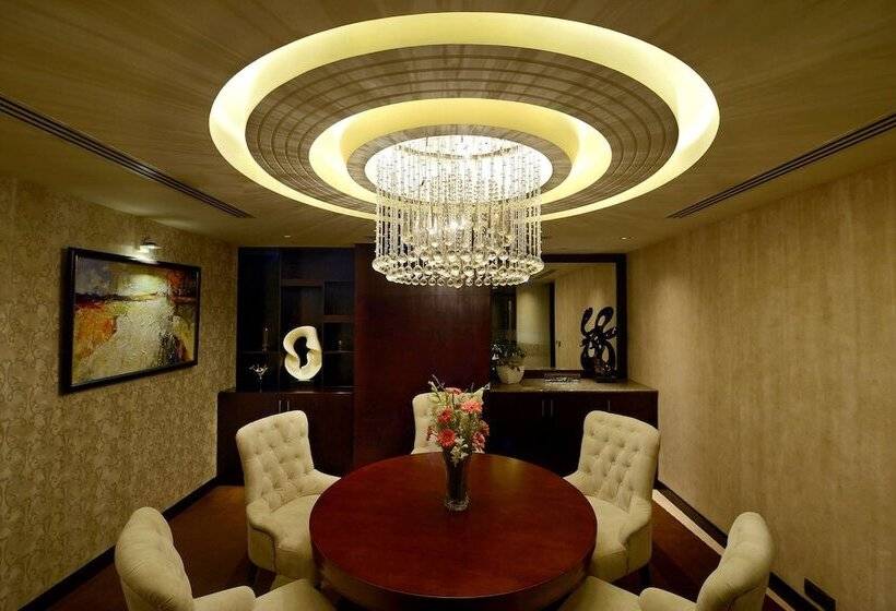 Полулюкс, Radisson Blu Chattogram Bay View