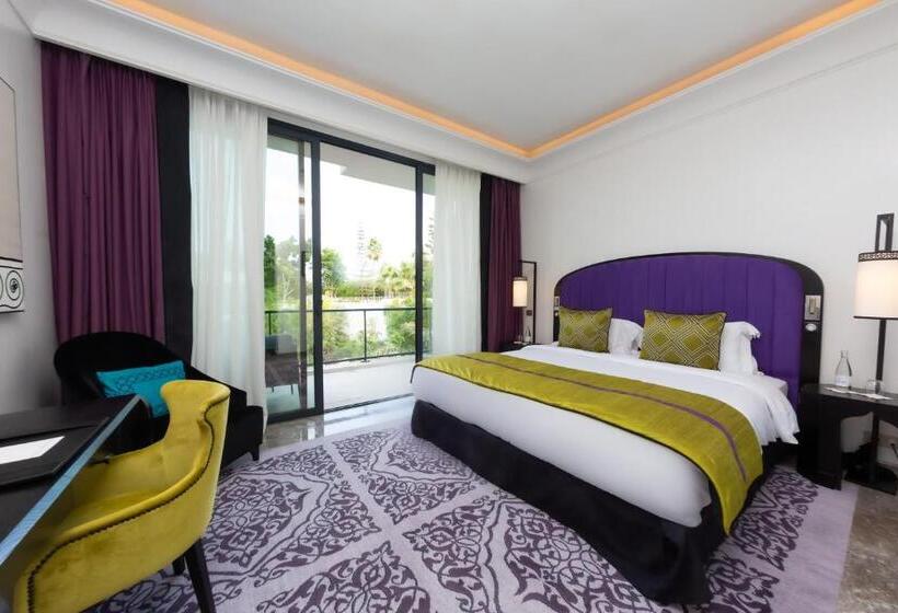 Номер Deluxe, Story Rabat