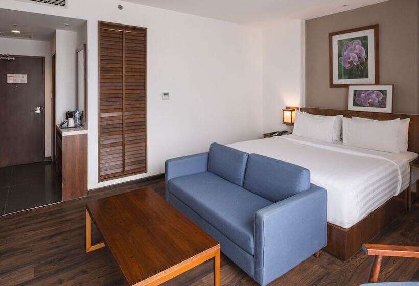 Номер Executive, Veranda Hotel Pakubuwono