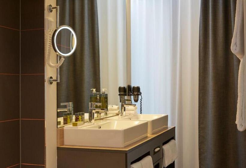 Полулюкс, Hyperion Hotel Hamburg