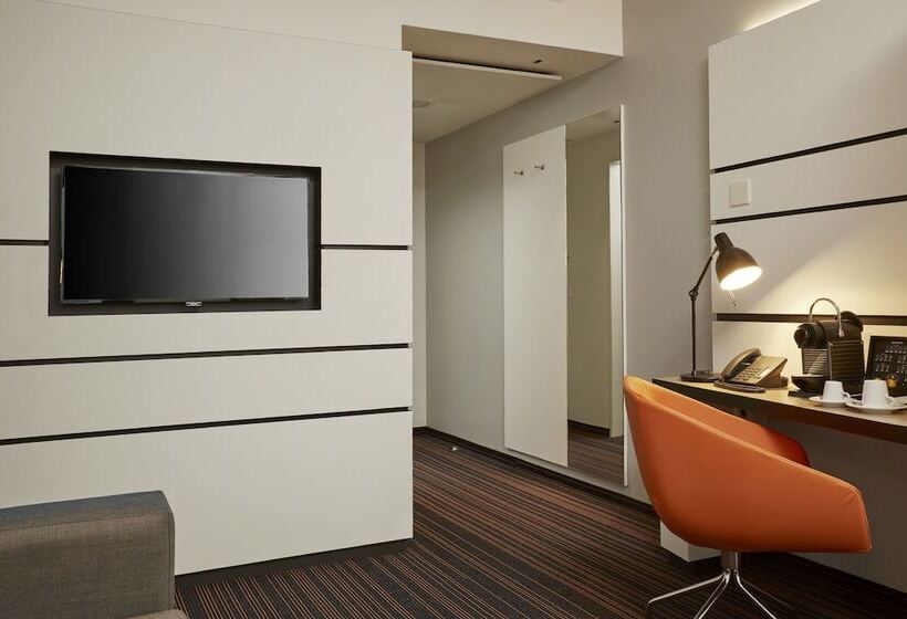 Полулюкс, Hyperion Hotel Hamburg