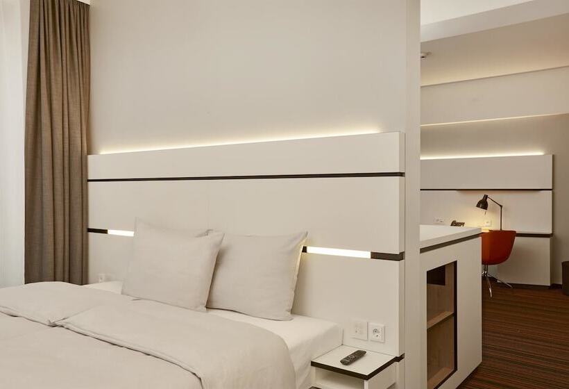 Полулюкс, Hyperion Hotel Hamburg