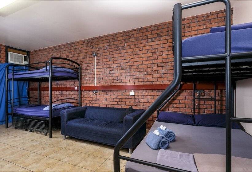 اتاق خانوادگی, Haven Backpacker Resort
