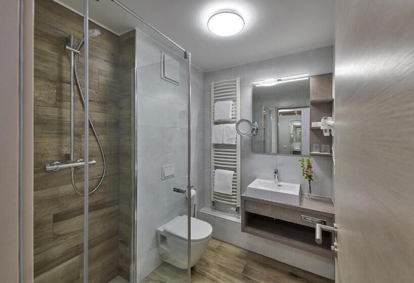 Семейный Номер, R&r Strandhotel Baabe