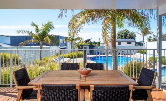 Апартаменты 1 Спальня Вид на Бассейн, Ohope Beach Resort