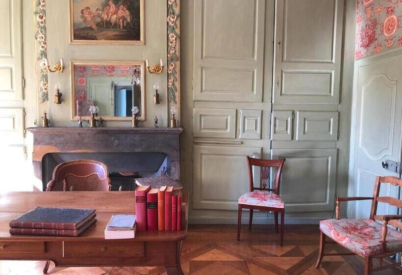 اتاق راحتی سه تخته, Chateau Montalembert Maîche