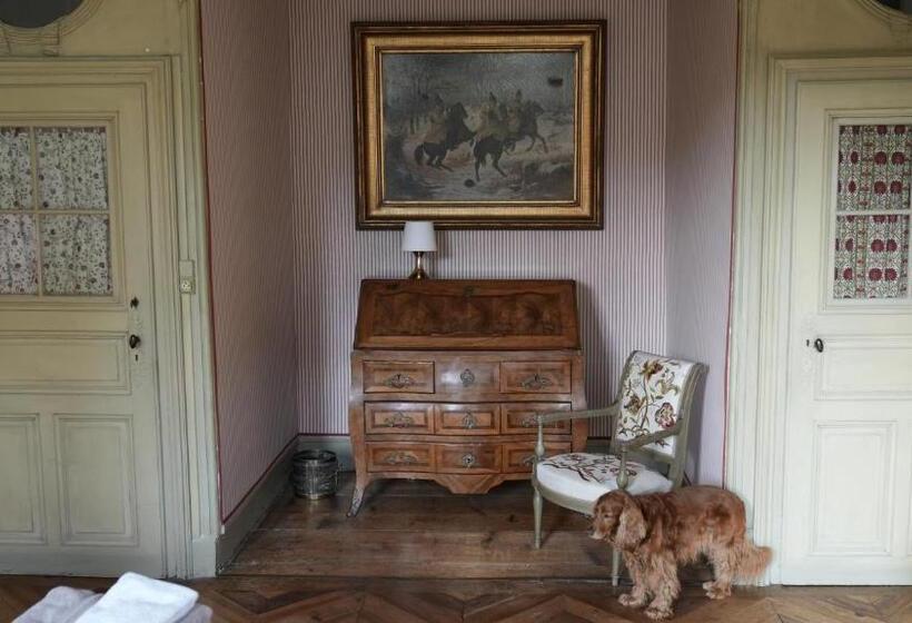 اتاق لوکس, Chateau Montalembert Maîche