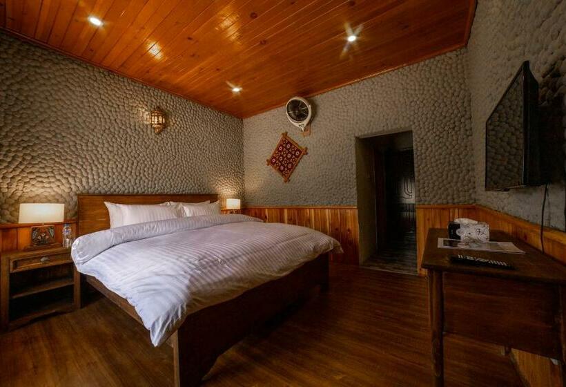 اتاق استاندارد, Roomy Daastaan Hotel, Karimabad Hunza