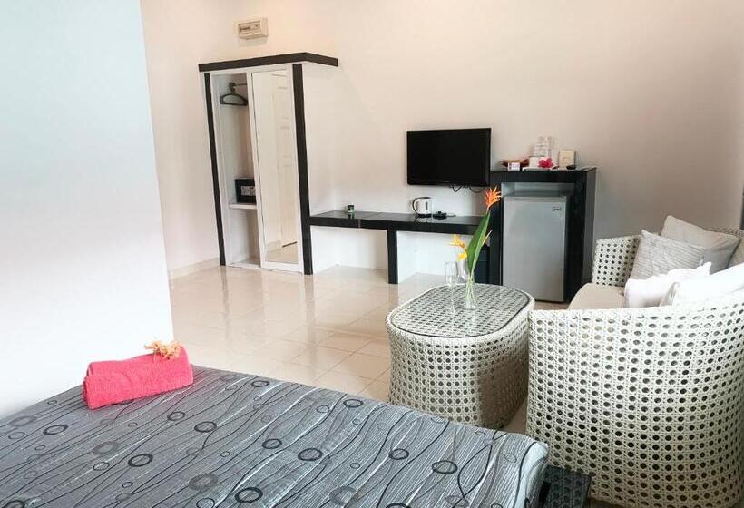 Номер Стандарт Вид на Бассейн, Langkawi Chantique