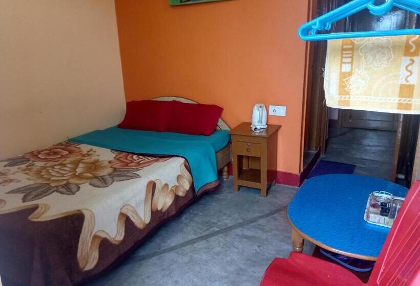 اتاق لوکس یک تخته, Kundanbazar Guest House