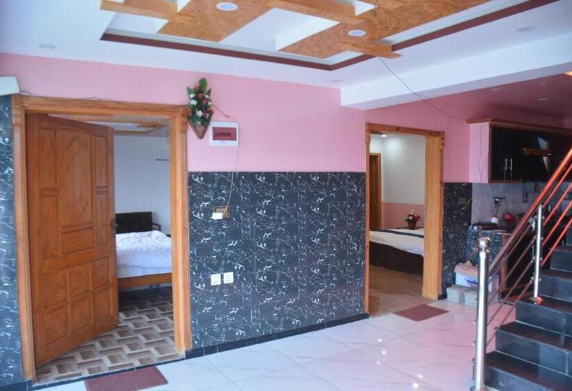 سوئیت جونیور با چشم‌انداز کوهستان, Eagle Nest Cottage, Kala Bagh