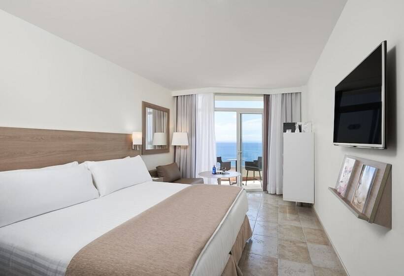 Номер Стандарт Смежный Вид на Море, Meliá Calviá Beach