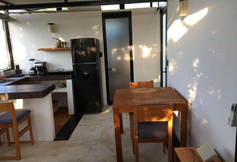 オーシャンビューのスタンダードバンガロー, Centro Sati Bungalow