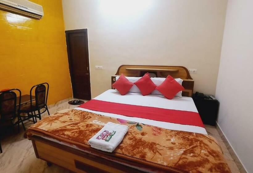 اتاق اکونومی, Holiday Inn Paradise
