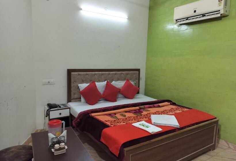 اتاق اکونومی, Holiday Inn Paradise