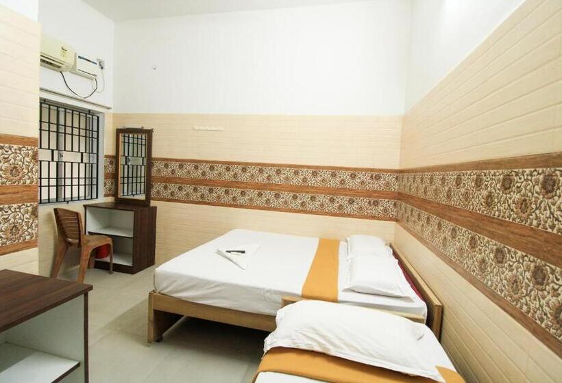 Трехместный Номер Deluxe, Just Guest House, Chennai Airport