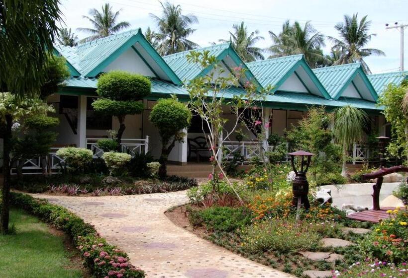 スタンダードトリプルルーム, Samroiyod Holiday Resort