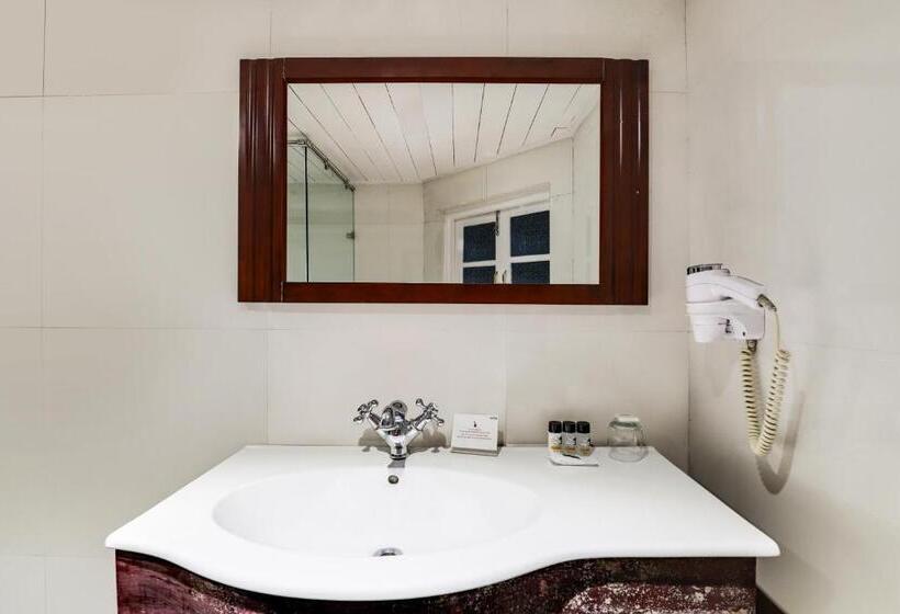 سوئیت با چشم‌انداز, Summit Swiss Heritage Resort & Spa