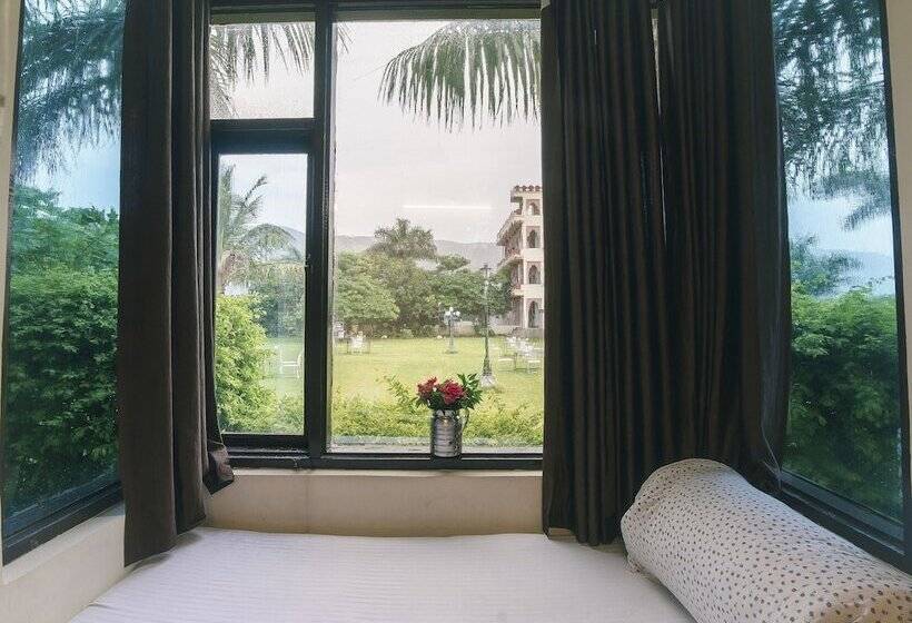 اتاق لوکس, The Country Side Resort