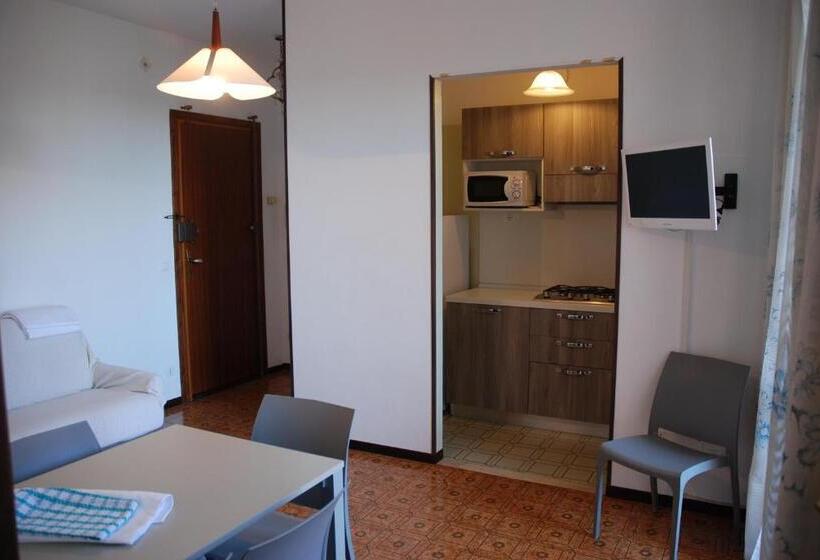 آپارتمان 2 خوابه با بالکن, Residence La Meridiana