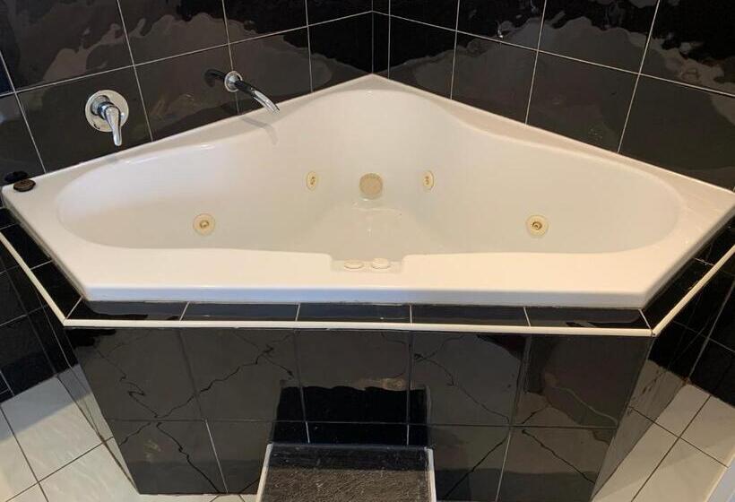 Номер Стандарт с Гидромассажем, Beaconsfield Lodge Motel