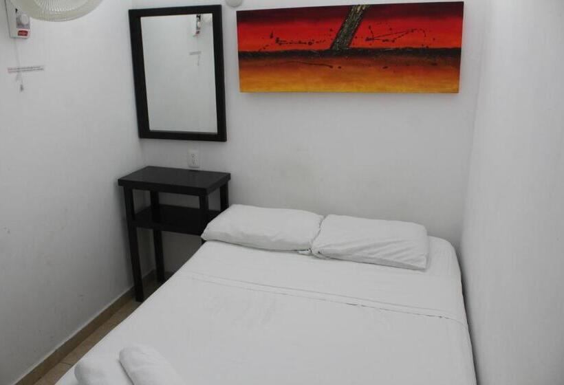 Номер Стандарт Совместная Ванная, Hostal Gayser
