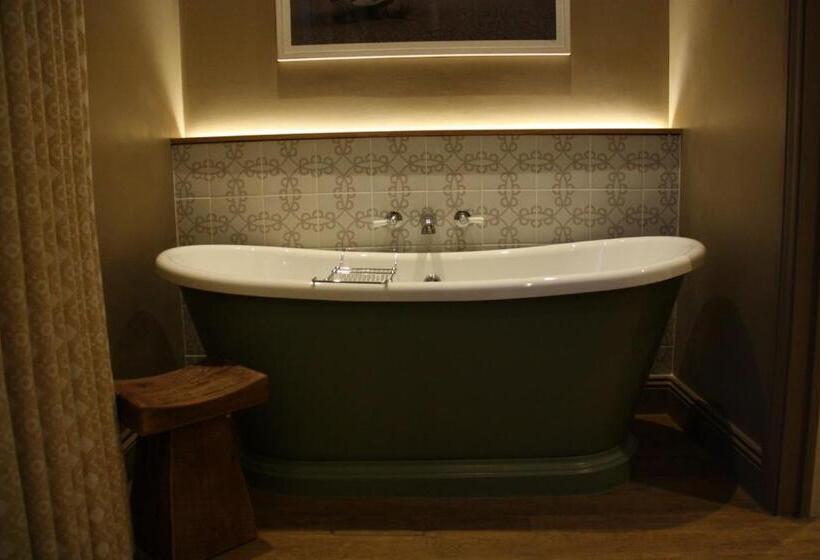 Люкс Повышенной Комфортности, The Bell Hotel, Saxmundham