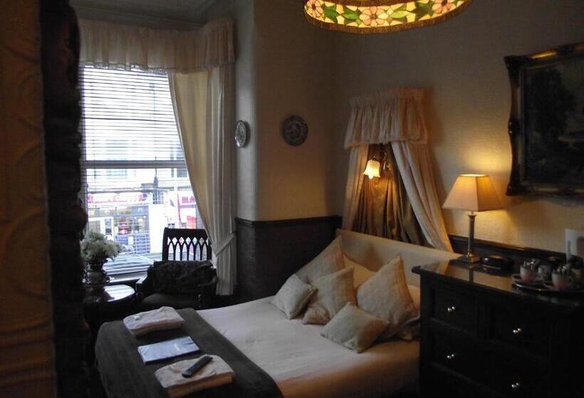 اتاق لوکس, The Molly House