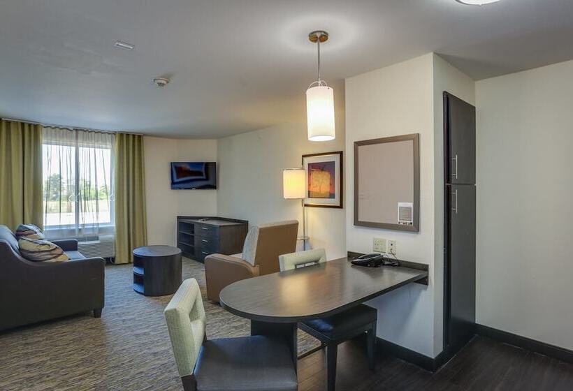 带大床的套房, Candlewood Suites College Station, An Ihg