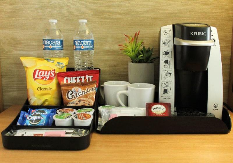 스탠다드 룸 킹사이즈 침대, Holiday Inn San Marcos Convention Center, An Ihg