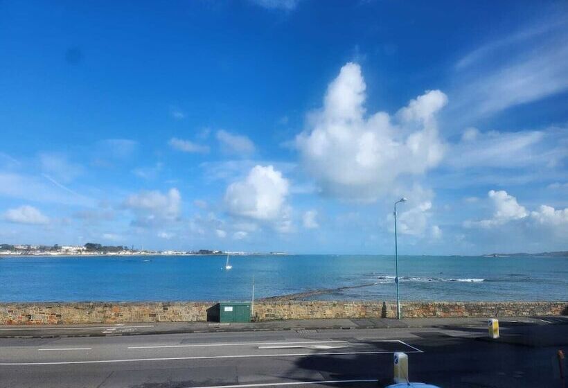 Семейный Номер Вид на Море, St Georges