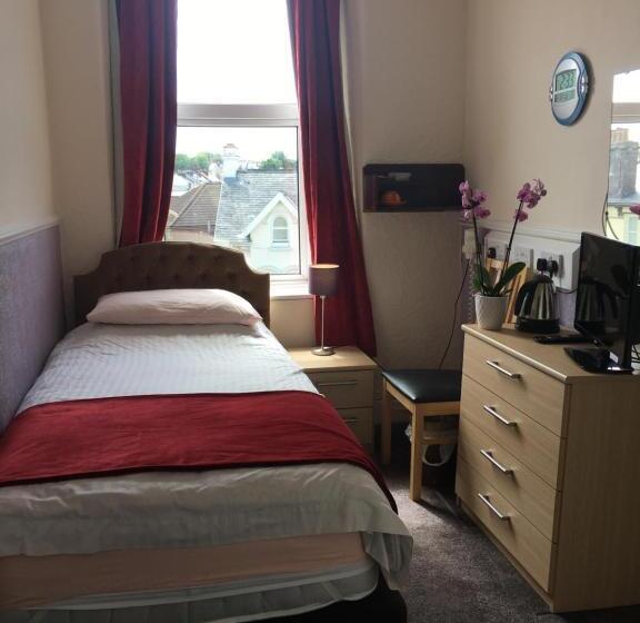 标准单人间, Adelphi Guest House