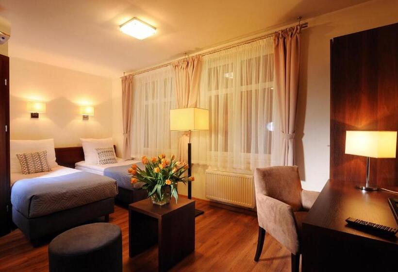 Номер Стандарт Трехместный, Armon Residence