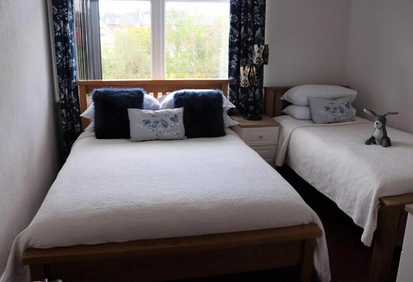 Семейный Номер, Greylands Guest House