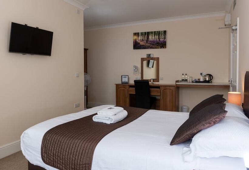 Номер Deluxe, The Lawns Guest House