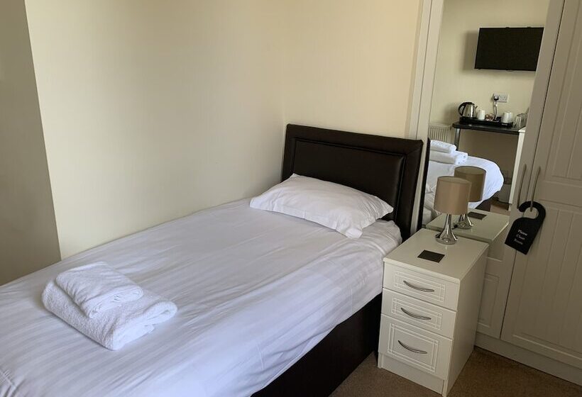 Семейный Номер, The Lawns Guest House