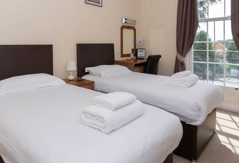 Семейный Номер, The Lawns Guest House