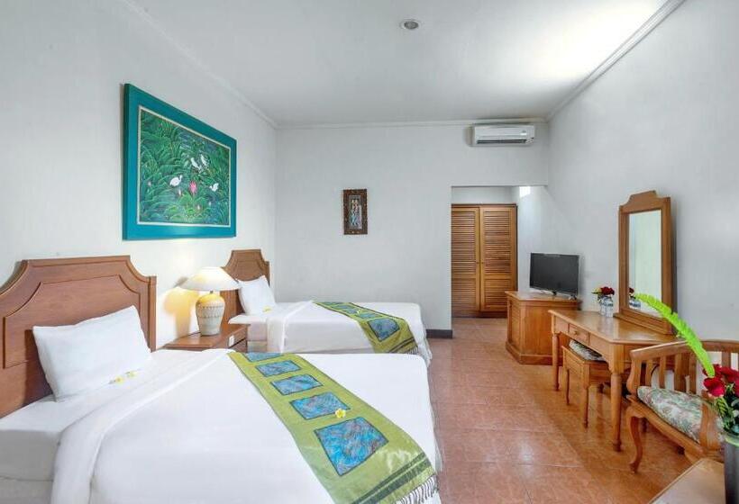 Номер Deluxe, Dewi Sinta Hotel And Restaurant