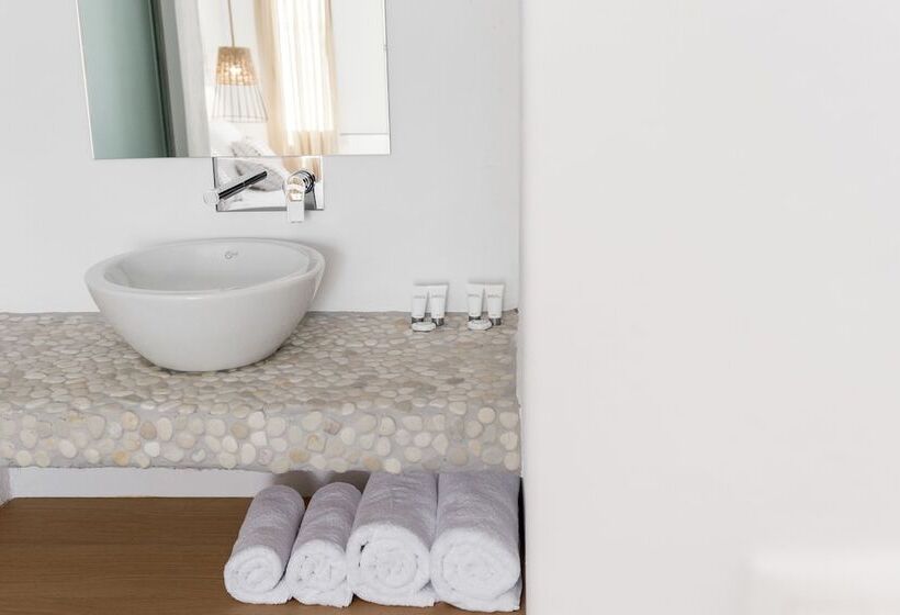 Standard Triple Room, Eucalyptus