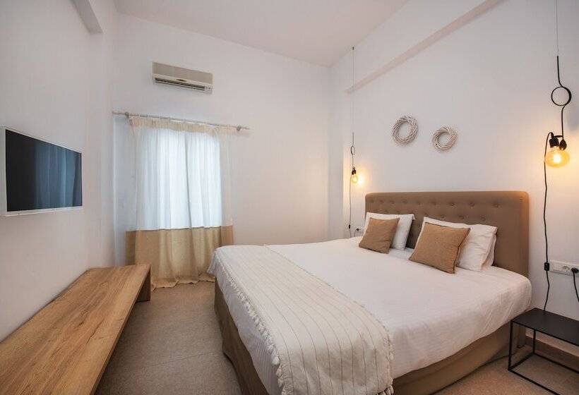 Superior Room, Eucalyptus