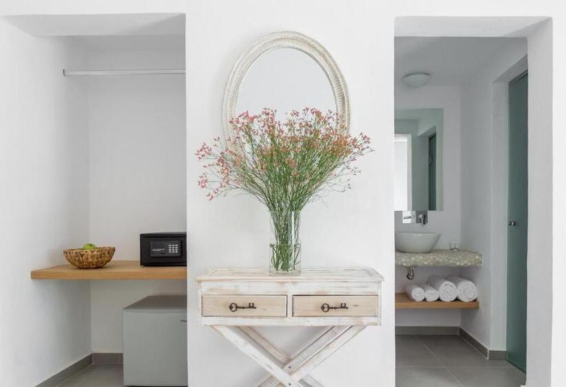 Standard Triple Room, Eucalyptus