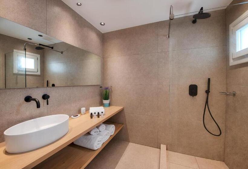 Superior Room, Eucalyptus
