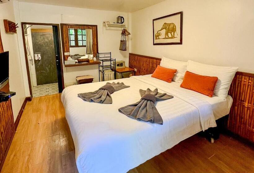 Бунгало Стандарт Вид на Сад, Salisa Resort