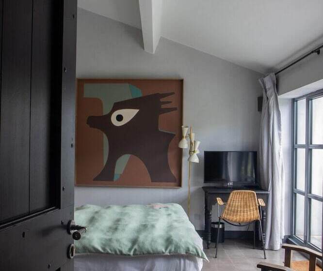 Семейный Номер, Auberge De Banne