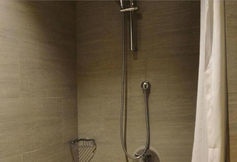 Люкс, Batiqa Hotel Jababeka Cikarang