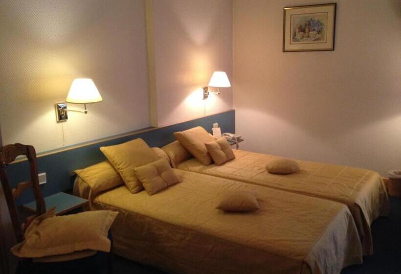 Номер Стандарт, Hôtel Des 3 Marches  Logis Hôtel Restaurant