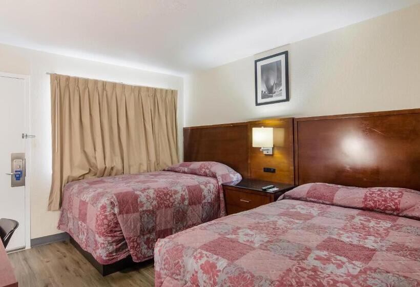 Номер Стандарт 2 Двуспальные Кровати, Rodeway Inn Greeley